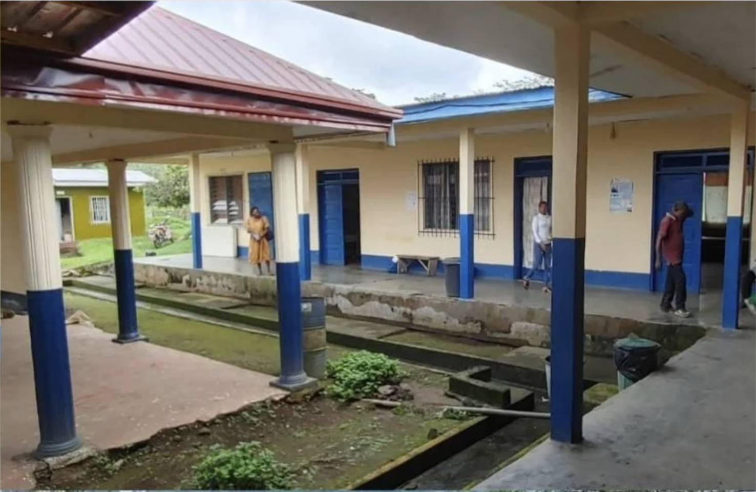 Image of Cameroon courtyard area